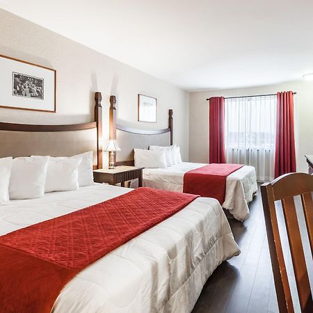 Hotel Ambassadeur Et Suites Квебек Екстериор снимка